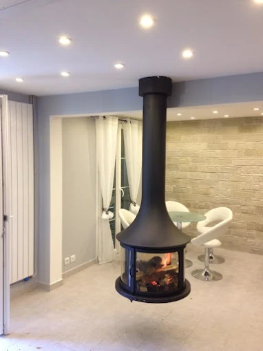 Installation d'une cheminée JC Bordelet par Cheminées Tanguy à Pontivy